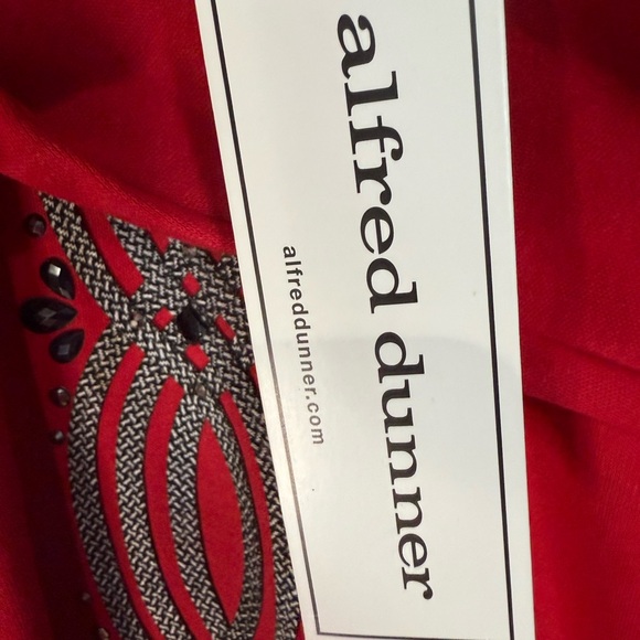 Alfred Dunner Red V Neck Embellished Top three-quarter inch sleeves New - Picture 2 of 8